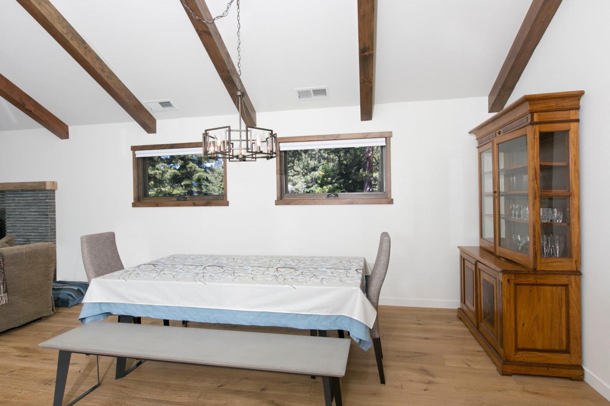 Beaver Lake View By Tahoe Getaways - Pet Friendly 3 Bedroom With Hot Tub, Wood Fireplace & Close To Skiing Kings Beach Esterno foto