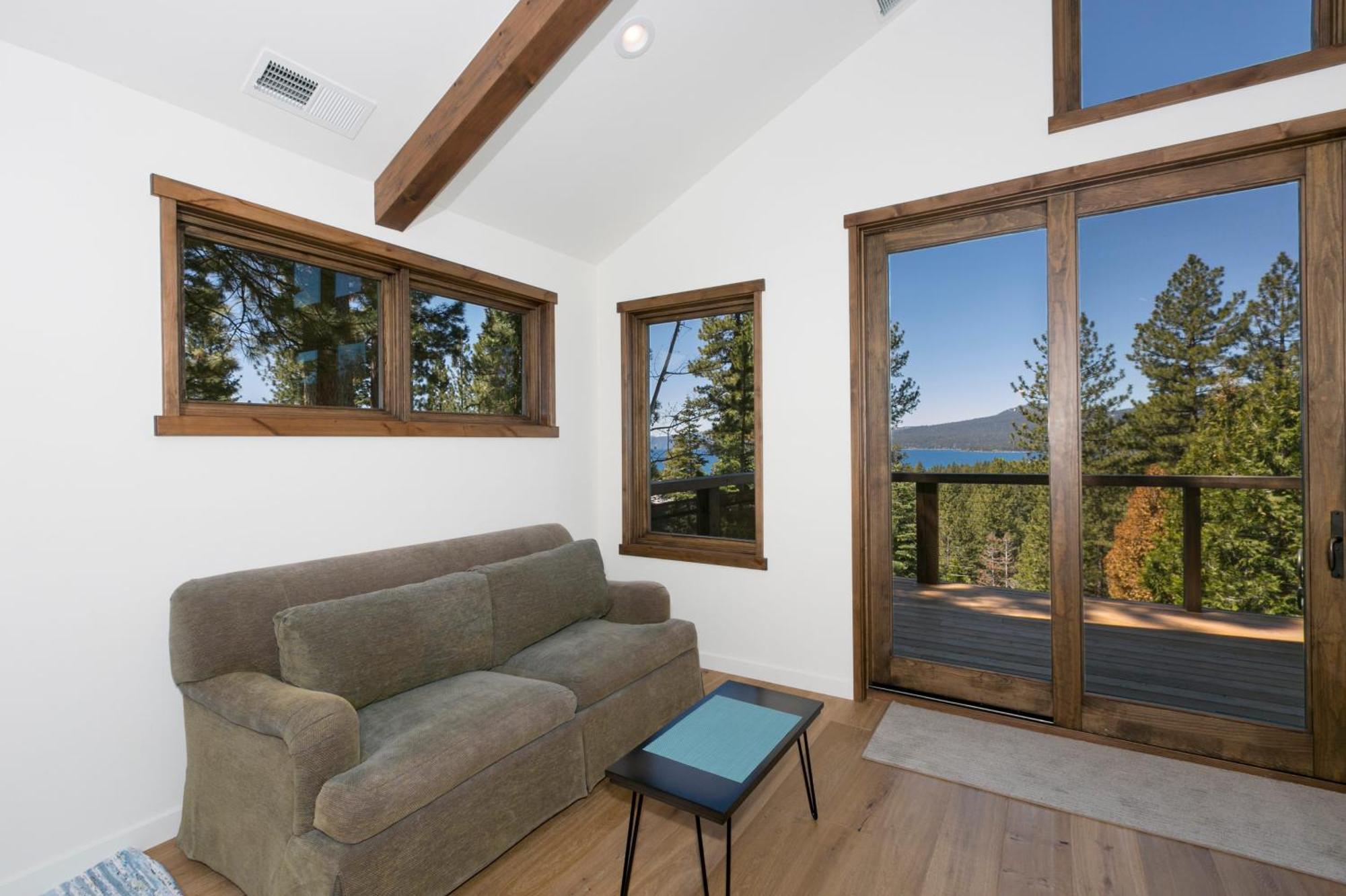 Beaver Lake View By Tahoe Getaways - Pet Friendly 3 Bedroom With Hot Tub, Wood Fireplace & Close To Skiing Kings Beach Esterno foto