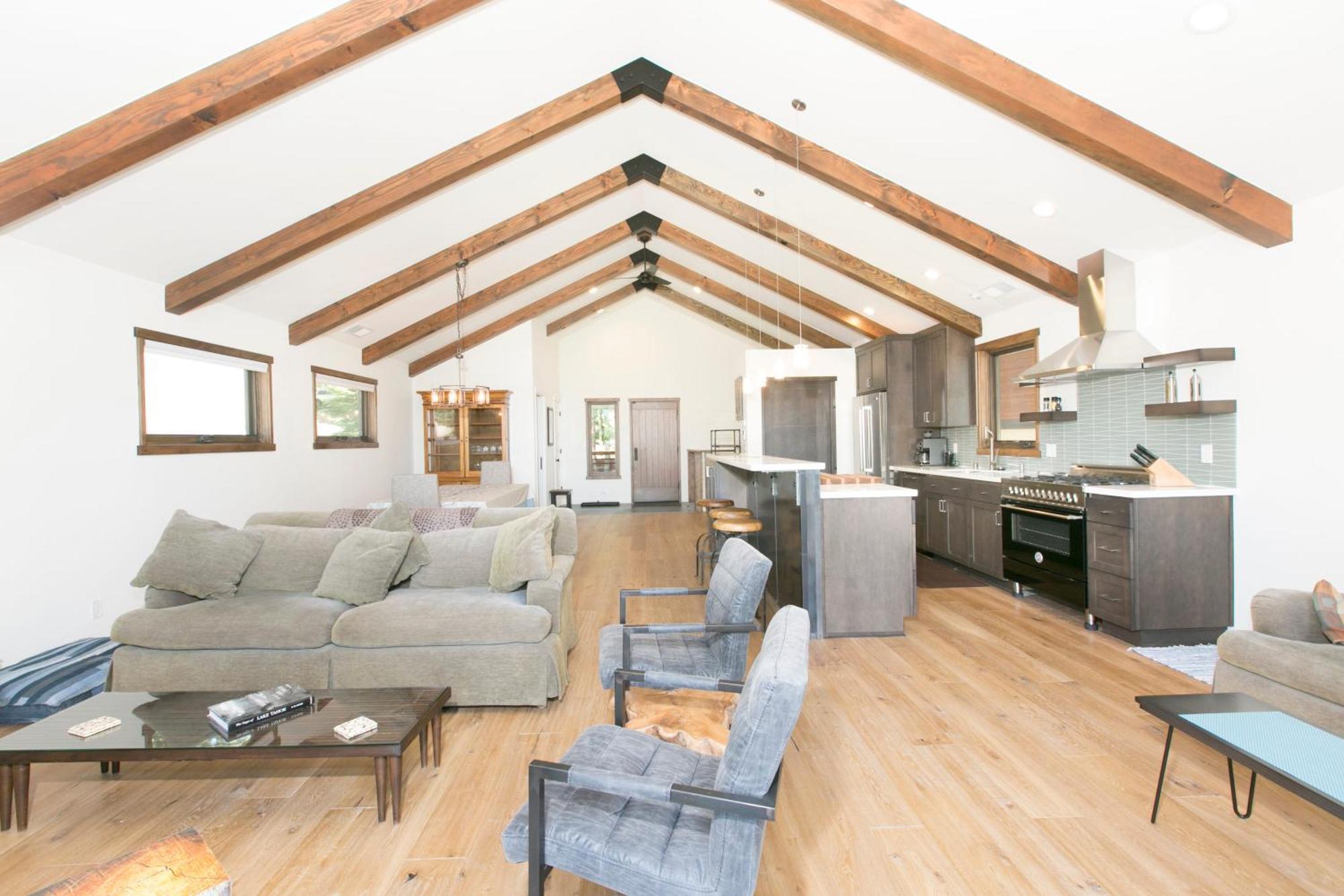 Beaver Lake View By Tahoe Getaways - Pet Friendly 3 Bedroom With Hot Tub, Wood Fireplace & Close To Skiing Kings Beach Esterno foto