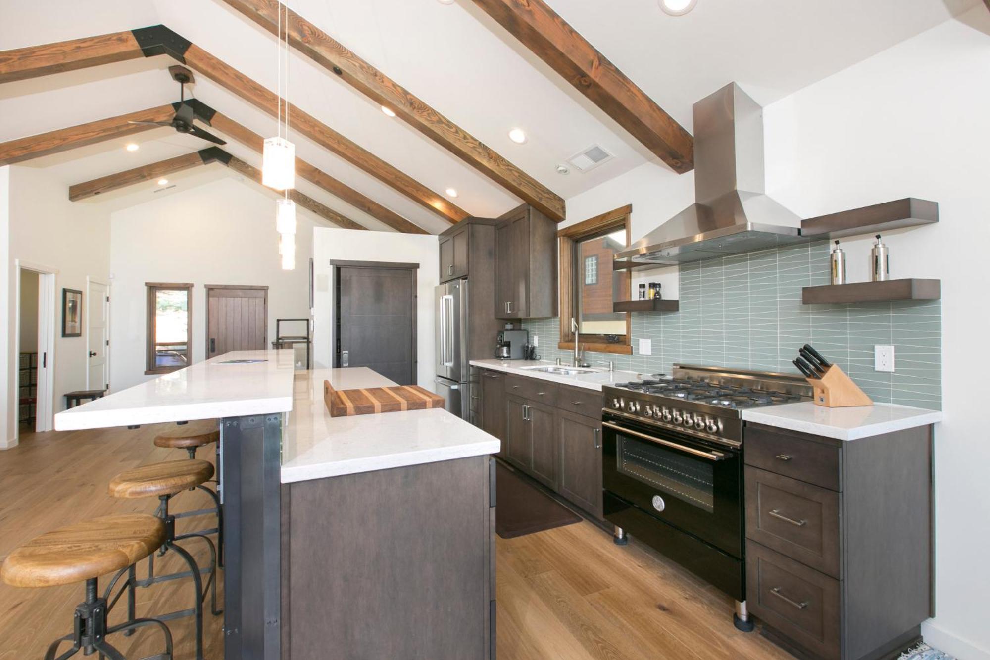 Beaver Lake View By Tahoe Getaways - Pet Friendly 3 Bedroom With Hot Tub, Wood Fireplace & Close To Skiing Kings Beach Esterno foto